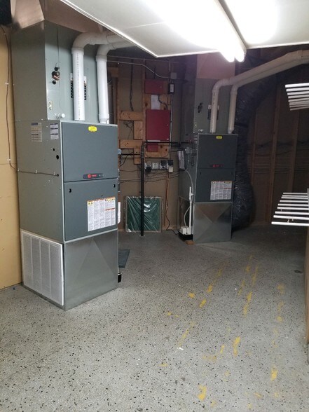 More Photos Of 1150 Central Ave, Middletown Freestanding For Sale