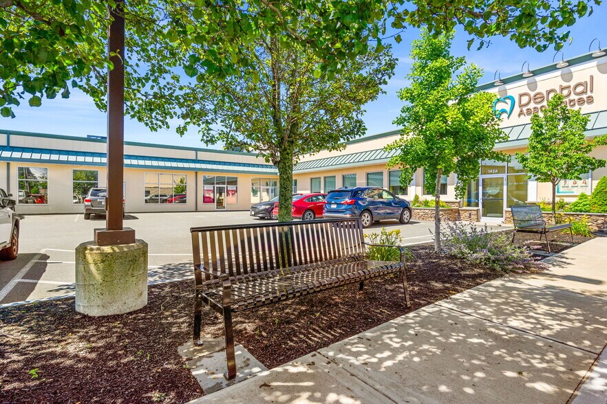 More Photos Of 142 Canal St, Salem Health Club For Lease