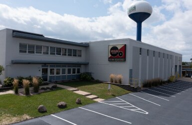 More Photos Of 12819 W Silver Spring Dr, Butler Warehouse For Lease