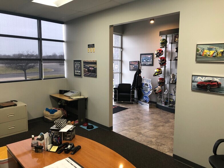 More Photos Of 114 Venture Dr, Pataskala Warehouse For Lease