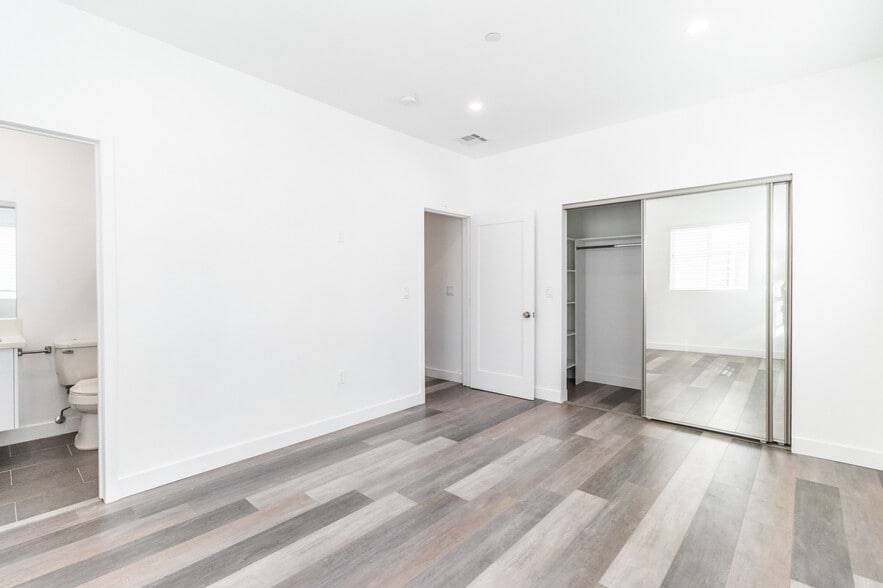 More Photos Of 1818 Thurman Ave, Los Angeles Apartments For Sale