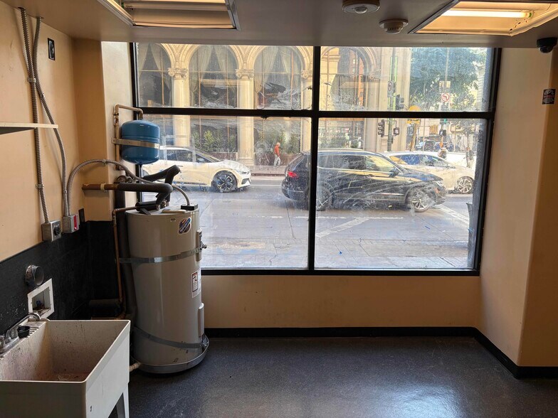 More Photos Of 215 W 7th St, Los Angeles Apartments For Lease