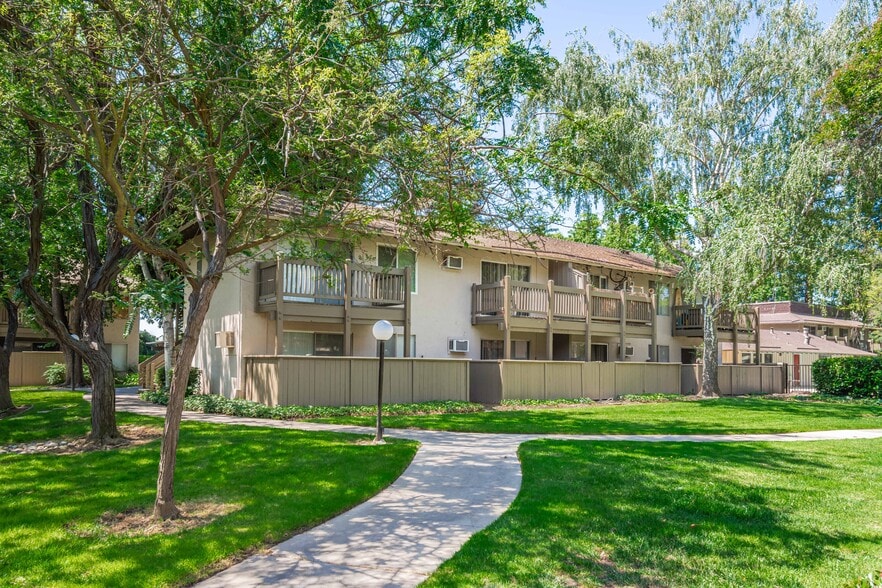 More Photos Of 555 Douglas St, West Sacramento Apartments For Sale