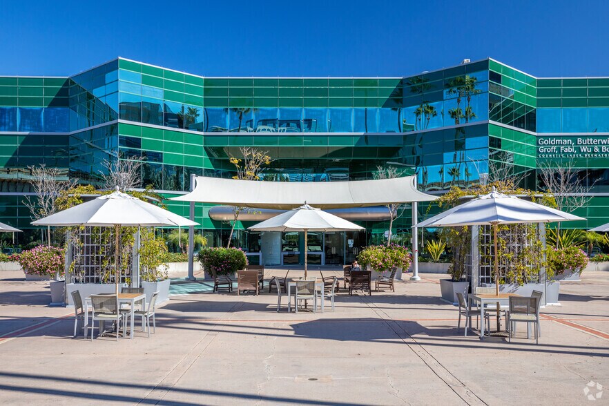 More Photos Of 9333 Genesee Ave, San Diego Unknown For Lease