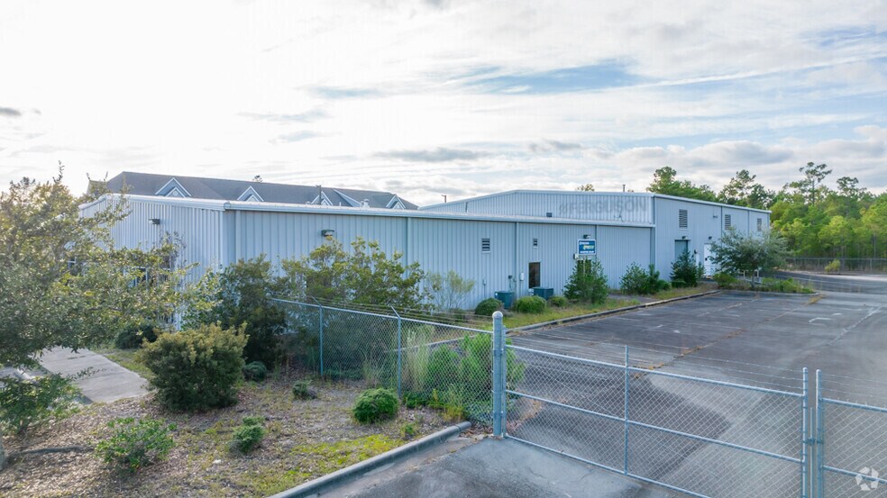 More Photos Of 4640 East Coast Ln, Shallotte Showroom For Lease