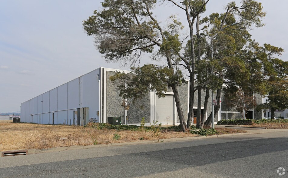 More Photos Of 20684-20698 Corsair Blvd, Hayward Warehouse For Lease