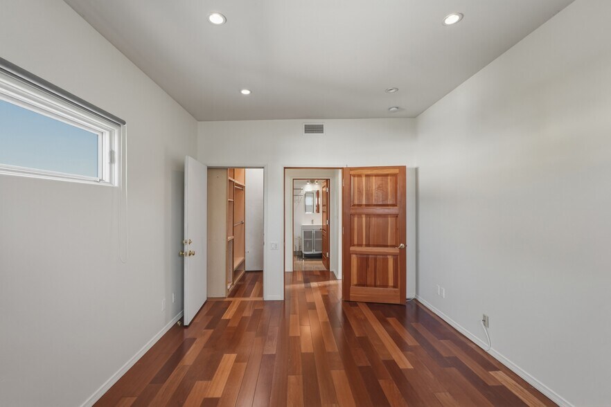 More Photos Of 137 Arena St, El Segundo Flex For Sale