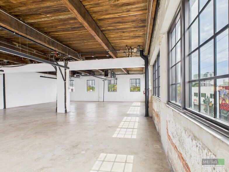 More Photos Of 2509 N Miami Ave, Miami Loft Creative Space For Lease