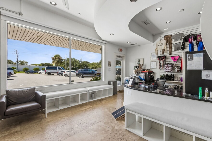 More Photos Of 1401 Penman Rd, Jacksonville Beach Loft Creative Space For Sale