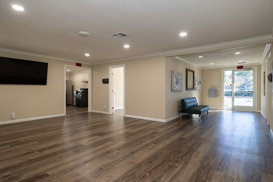 More Photos Of 25 E Hedding St, San Jose Office For Lease