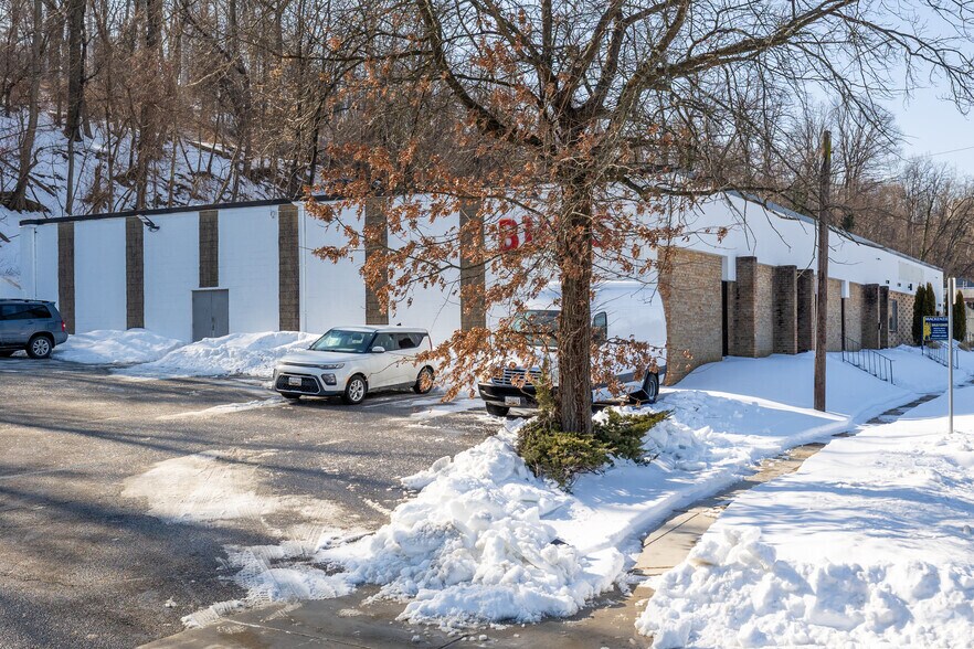 More Photos Of 1031 Cromwell Bridge Rd, Towson Flex For Lease
