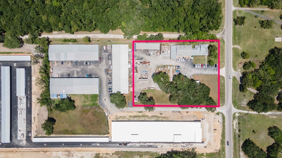 More Photos Of 3494 N US Highway 301, Wildwood Manufacturing For Sale