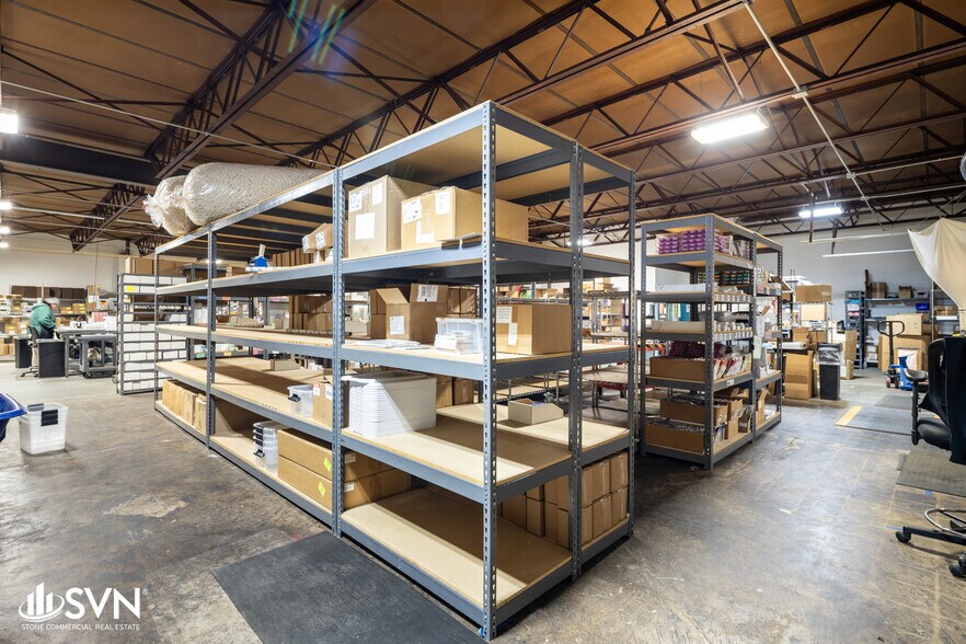 More Photos Of 330 Midland Pl, Lexington Warehouse For Lease