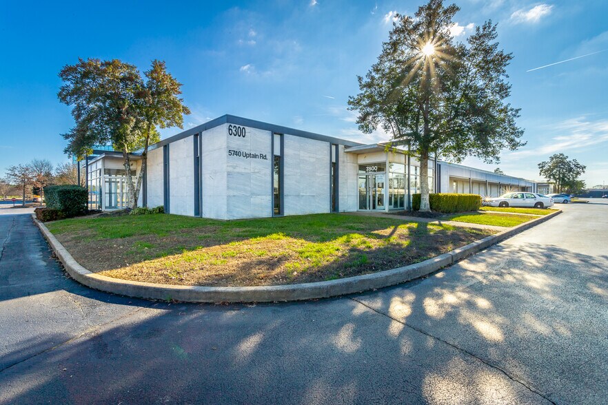 More Photos Of 5740 Uptain Rd, Chattanooga Office For Lease