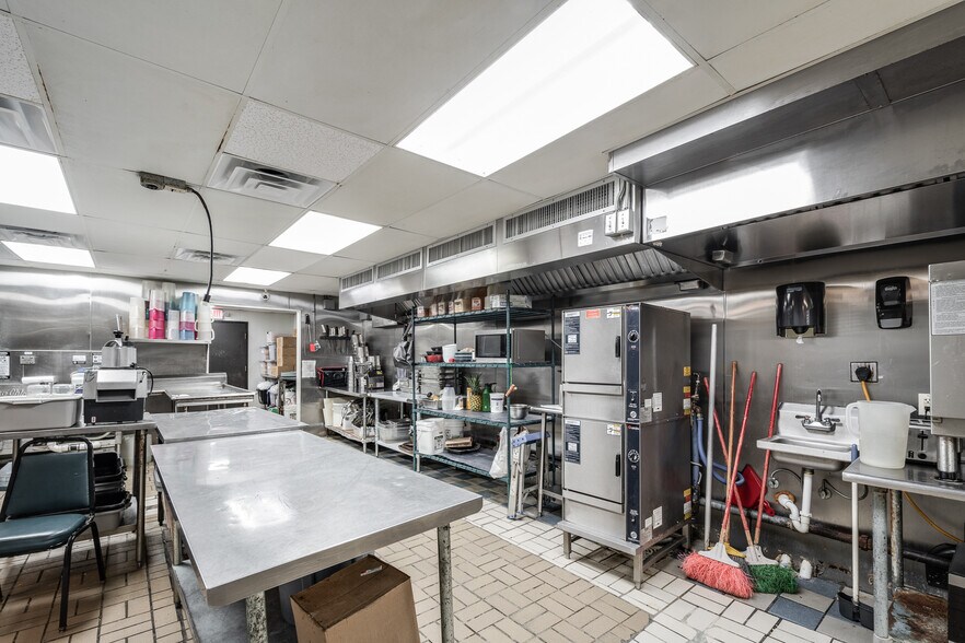 More Photos Of 100 Southpoint Loop, Livingston Restaurant For Sale