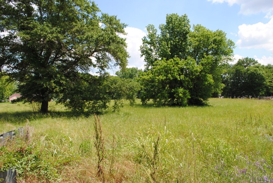 More Photos Of 2600 Medgar Evers Blvd, Jackson Auto Repair For Sale