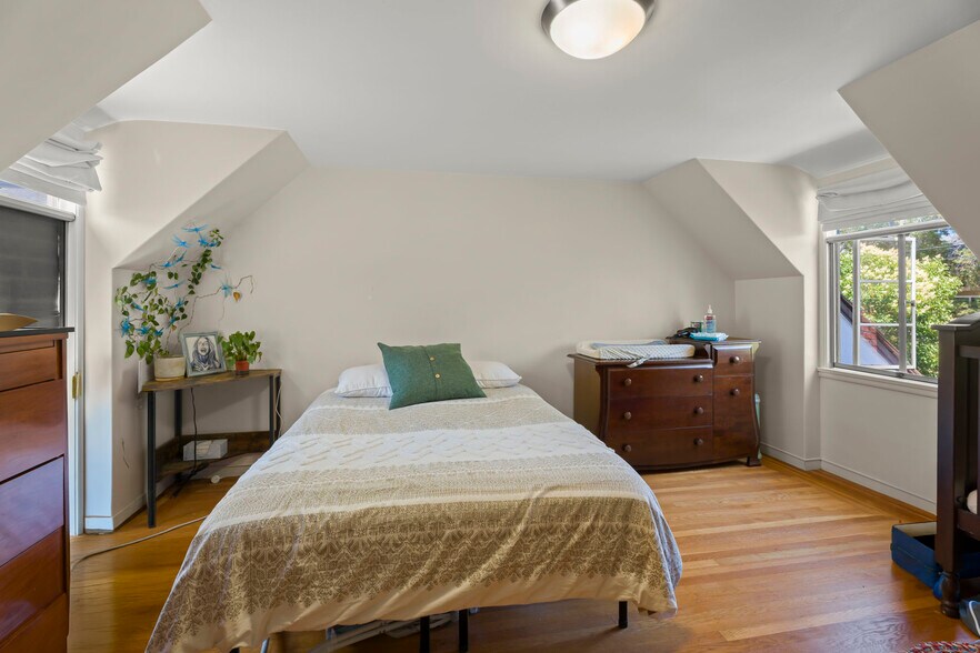 More Photos Of 4 Warren Rd, San Mateo Apartments For Sale