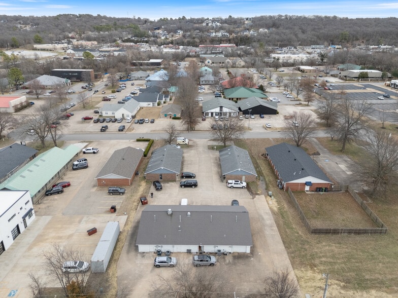 More Photos Of 79 Colt Square Dr, Fayetteville Unknown For Lease