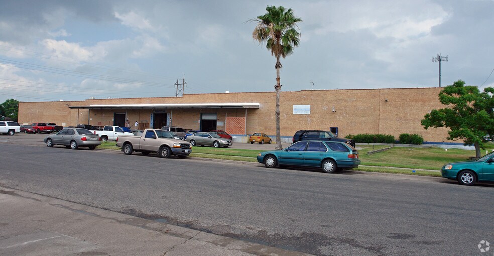 More Photos Of 5939 Holly Rd, Corpus Christi Warehouse For Lease