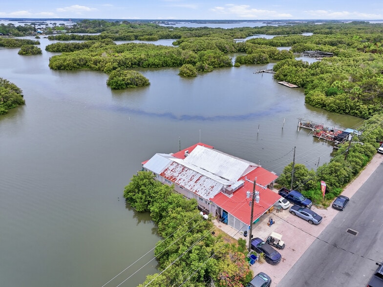More Photos Of 505 3rd St, Cedar Key Restaurant For Sale