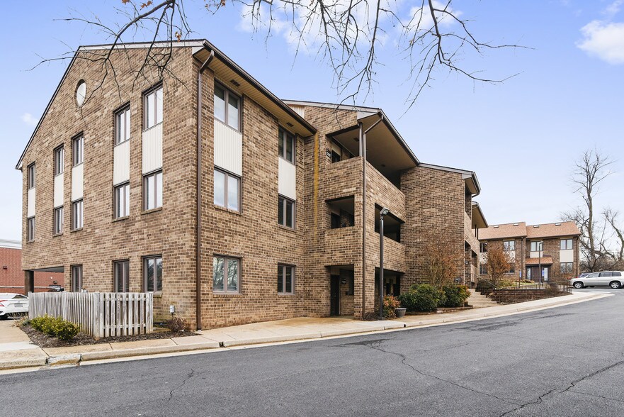 More Photos Of 2915-2917 Hunter Mill Rd, Oakton Medical For Sale