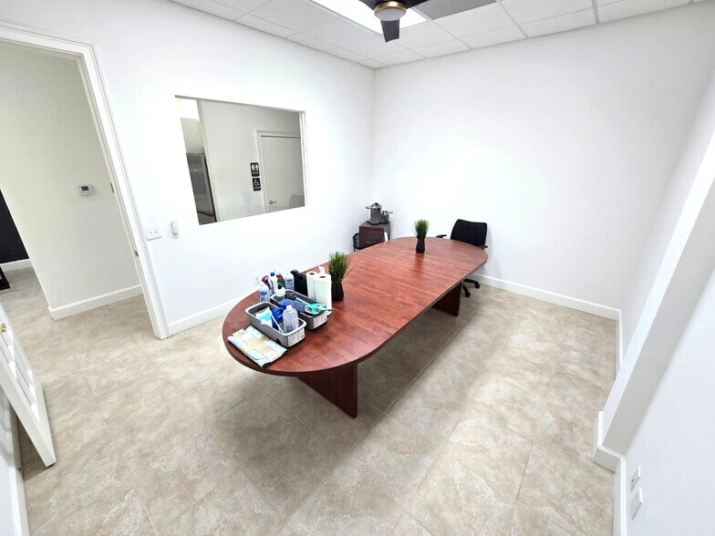 More Photos Of 11931-11971 NW 37th St, Coral Springs Warehouse For Lease