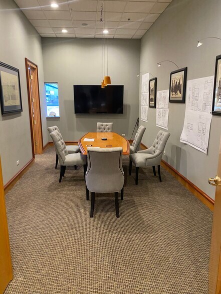 More Photos Of 399 Wall St, Glendale Heights Warehouse For Lease