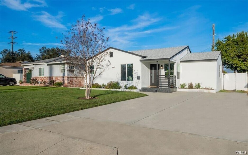 Primary Photo Of 1484 N Clybourn Ave, Burbank Apartments For Sale