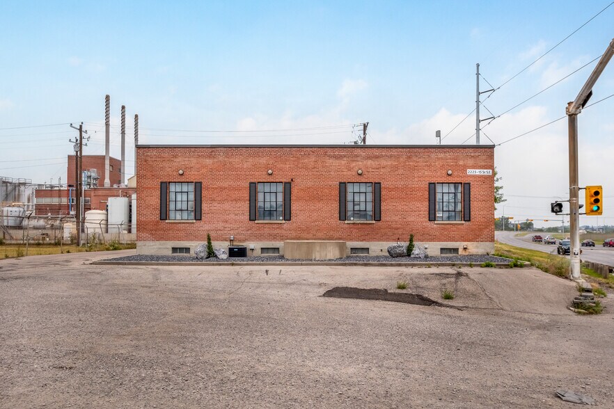More Photos Of 2225 15th St SE, Calgary Warehouse For Sale