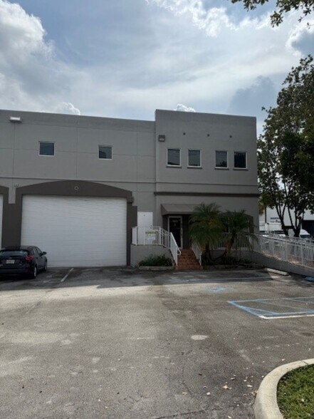 Primary Photo Of 3705 NW 115th Ave, Doral Distribution For Lease