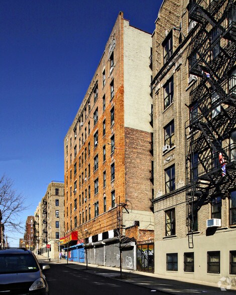 More Photos Of 950 Woodycrest Ave, Bronx Apartments For Lease