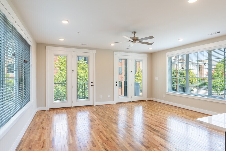 More Photos Of 1421-1422 Bainbridge St, Richmond Apartments For Sale