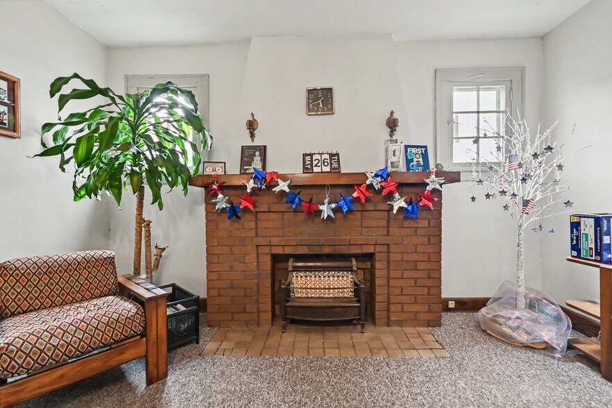 More Photos Of 743 1/2 Harding Way W, Galion Office Residential For Sale