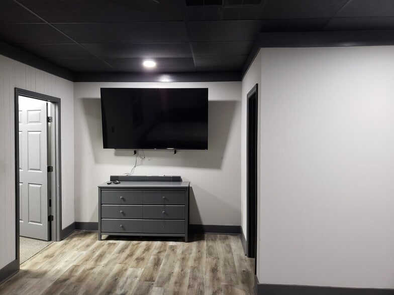 More Photos Of 1201 N Ashley St, Valdosta Auto Repair For Sale