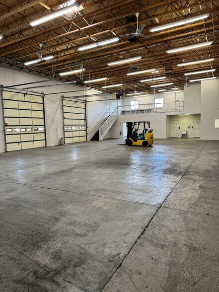 More Photos Of 905 N Main St, North Salt Lake Warehouse For Lease