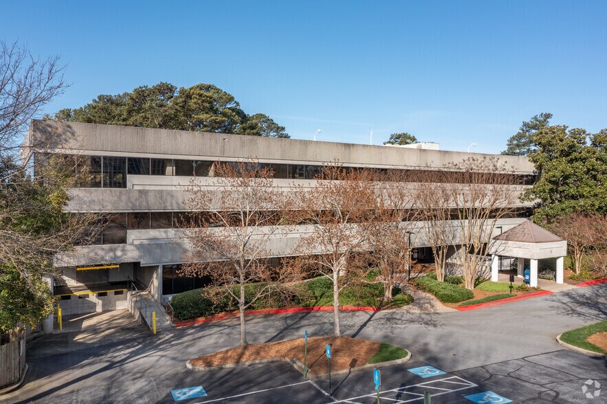 More Photos Of 2801 Buford Hwy NE, Atlanta Unknown For Lease