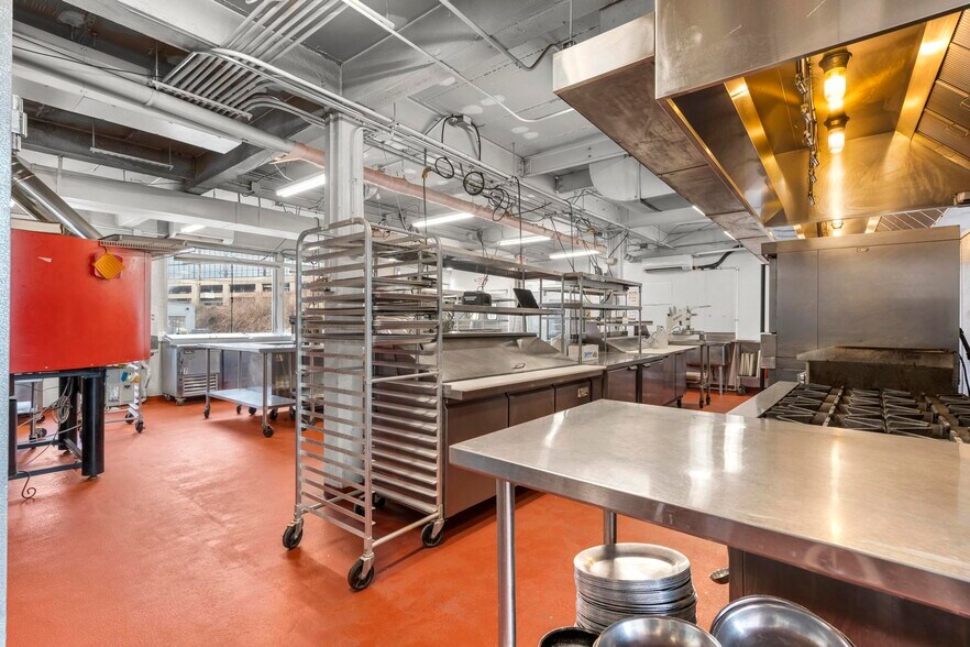 Primary Photo Of 207 Greenwich Ave, Stamford Showroom For Sale