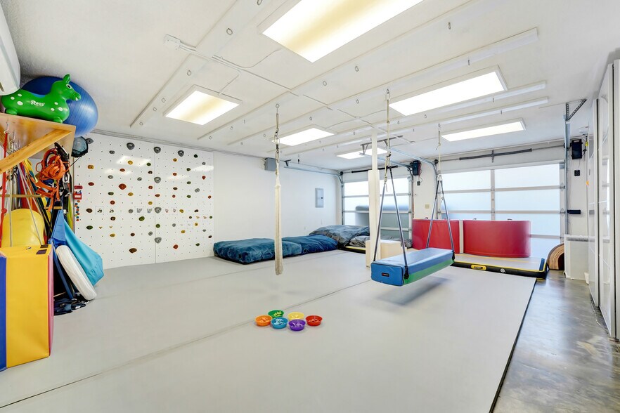 More Photos Of 11605-11609 Washington Pl, Los Angeles Storefront Retail Office For Sale