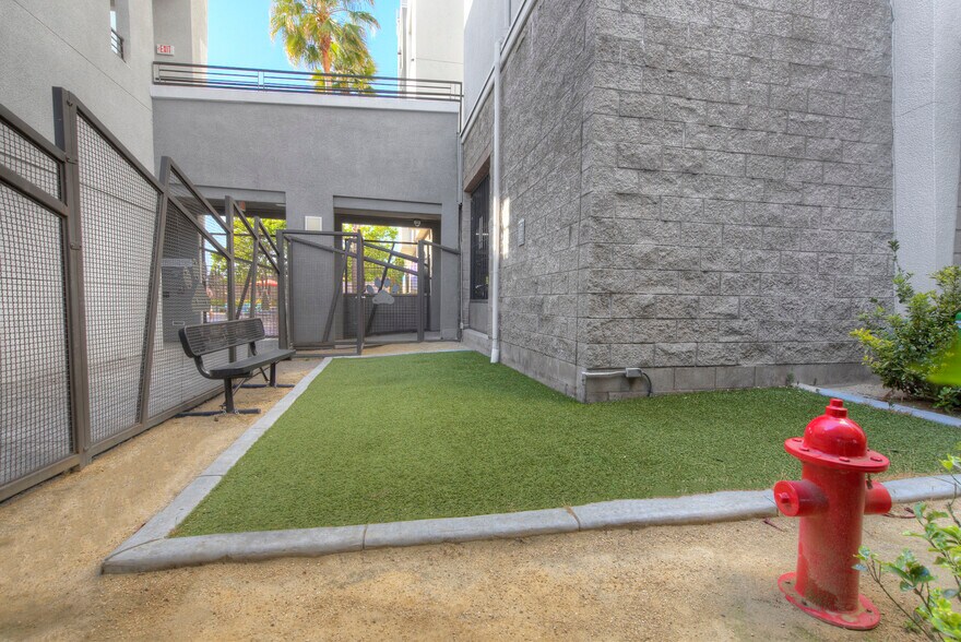 More Photos Of 1325 40th St, Emeryville Apartments For Lease