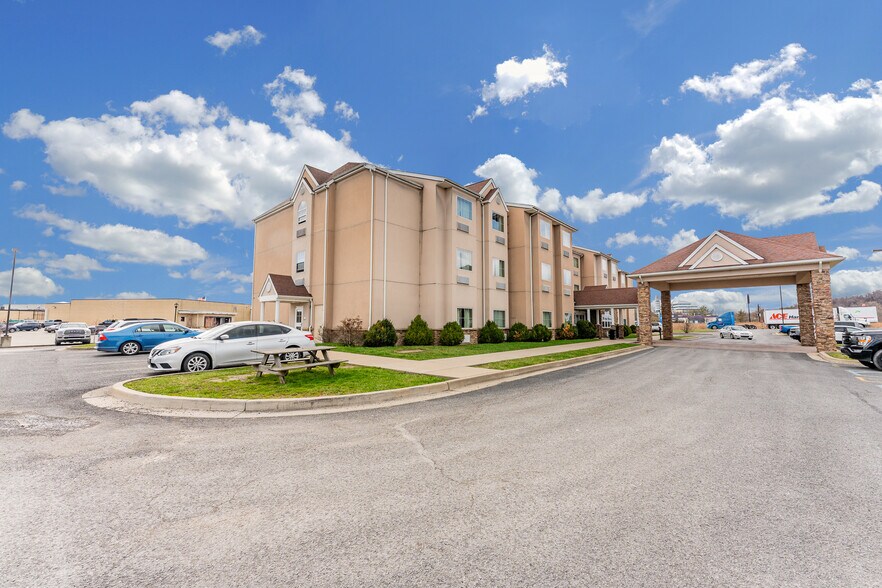 More Photos Of 20 Southland Dr, Fairmont Hotel For Sale