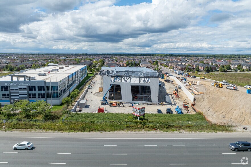 More Photos Of 435 Cityview Blvd, Vaughan Industrial For Sale