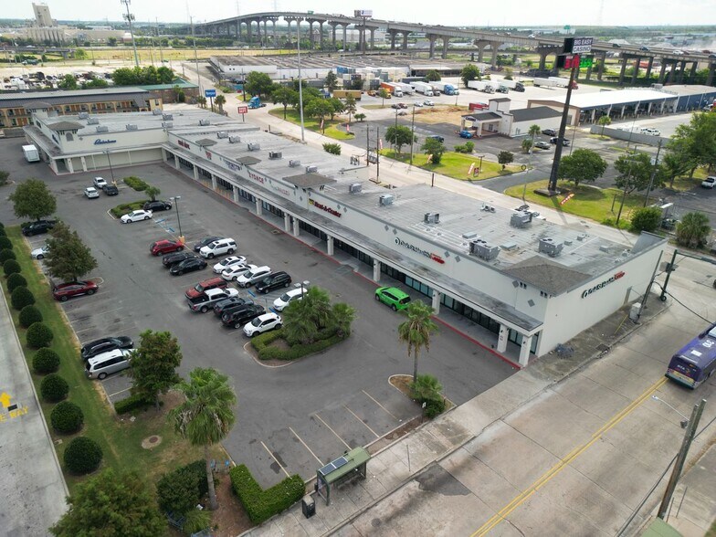 More Photos Of 4800-4900 Chef Menteur Hwy, New Orleans General Retail For Sale