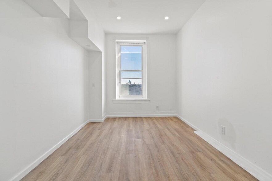 More Photos Of 1602 S Broad St, Philadelphia Office Residential For Sale