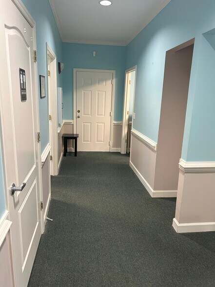 More Photos Of 274B Commonwealth Dr, Greenville Medical For Lease