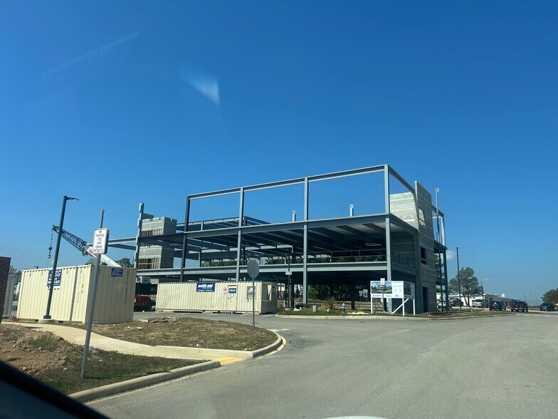 More Photos Of 15545 Cosby Rd, Chesterfield Medical For Lease