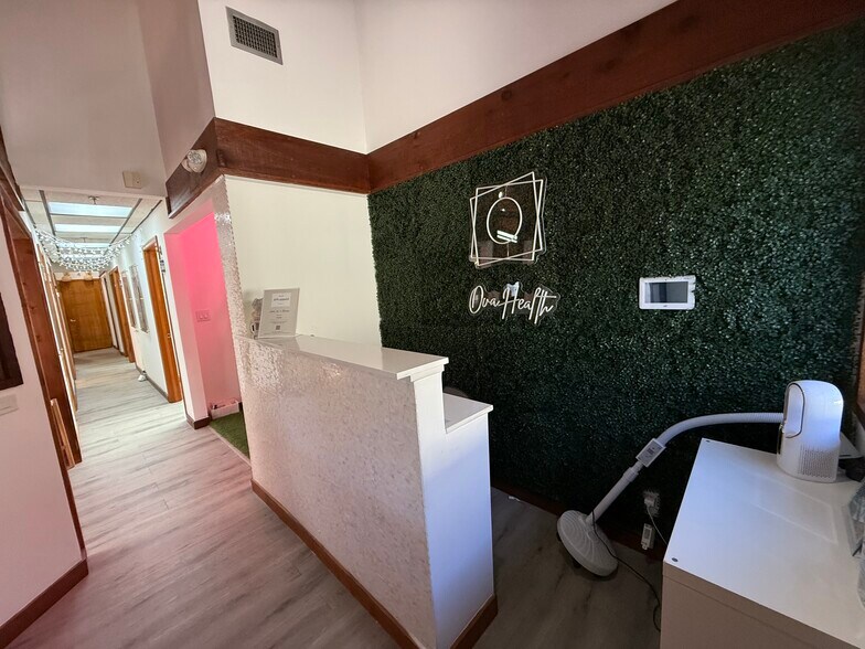 More Photos Of 8200 W Sunrise Blvd, Plantation Office For Sale