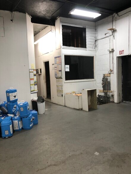 More Photos Of 1704 Boone Ave, Bronx Industrial For Lease