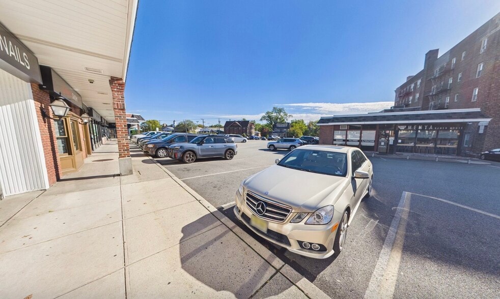 More Photos Of 76 N Maple Ave, Ridgewood General Retail For Lease