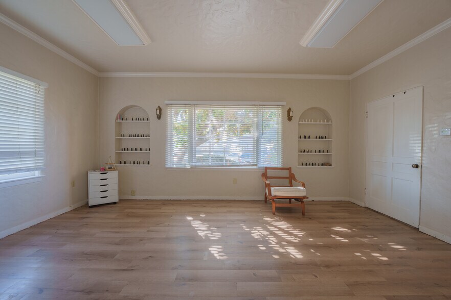 More Photos Of 158 Central Ave, Salinas Office Residential For Sale