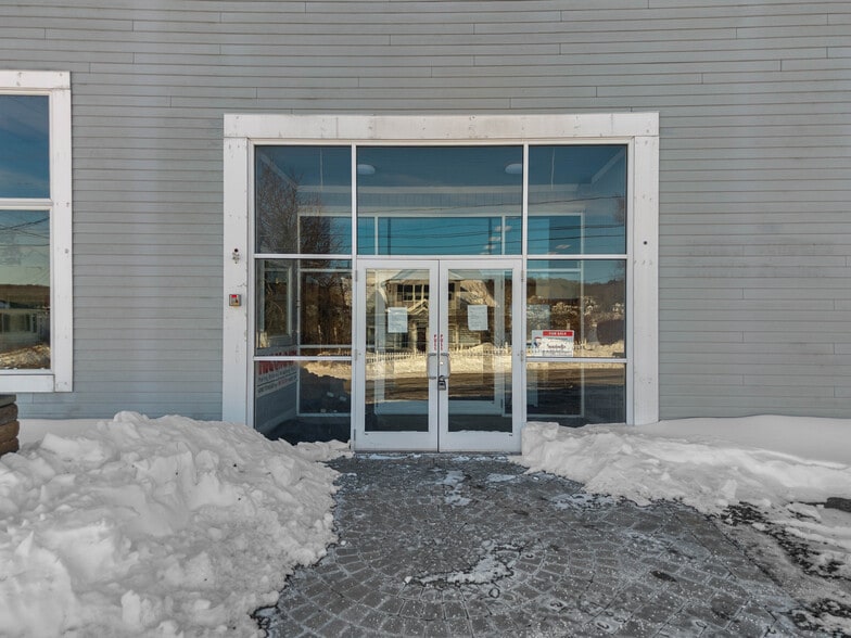 More Photos Of 45 Richards Grove Rd, Quaker Hill Service For Sale